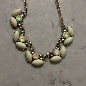 Last Chance! 🚨Vintage Iridescent Green Statement Necklace
